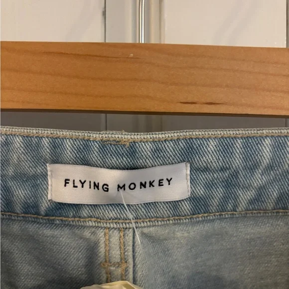 Flying Monkey Light Blue ‘In A Daze’ Jeans size 29 Boyfriend distressed NWT - Picture 2 of 5